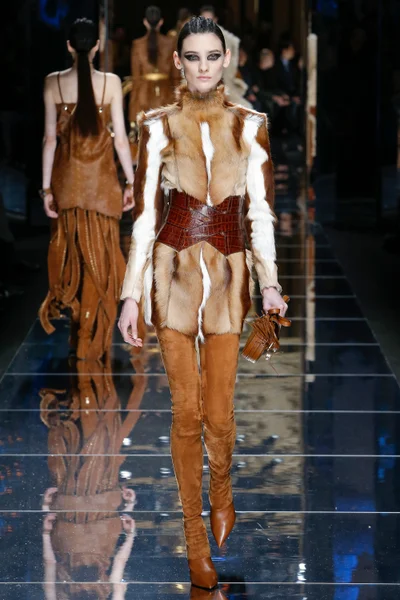Look 26